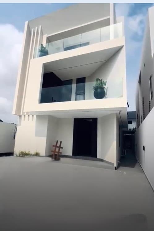 4 BEDROOM APARTMENT FOR SALE