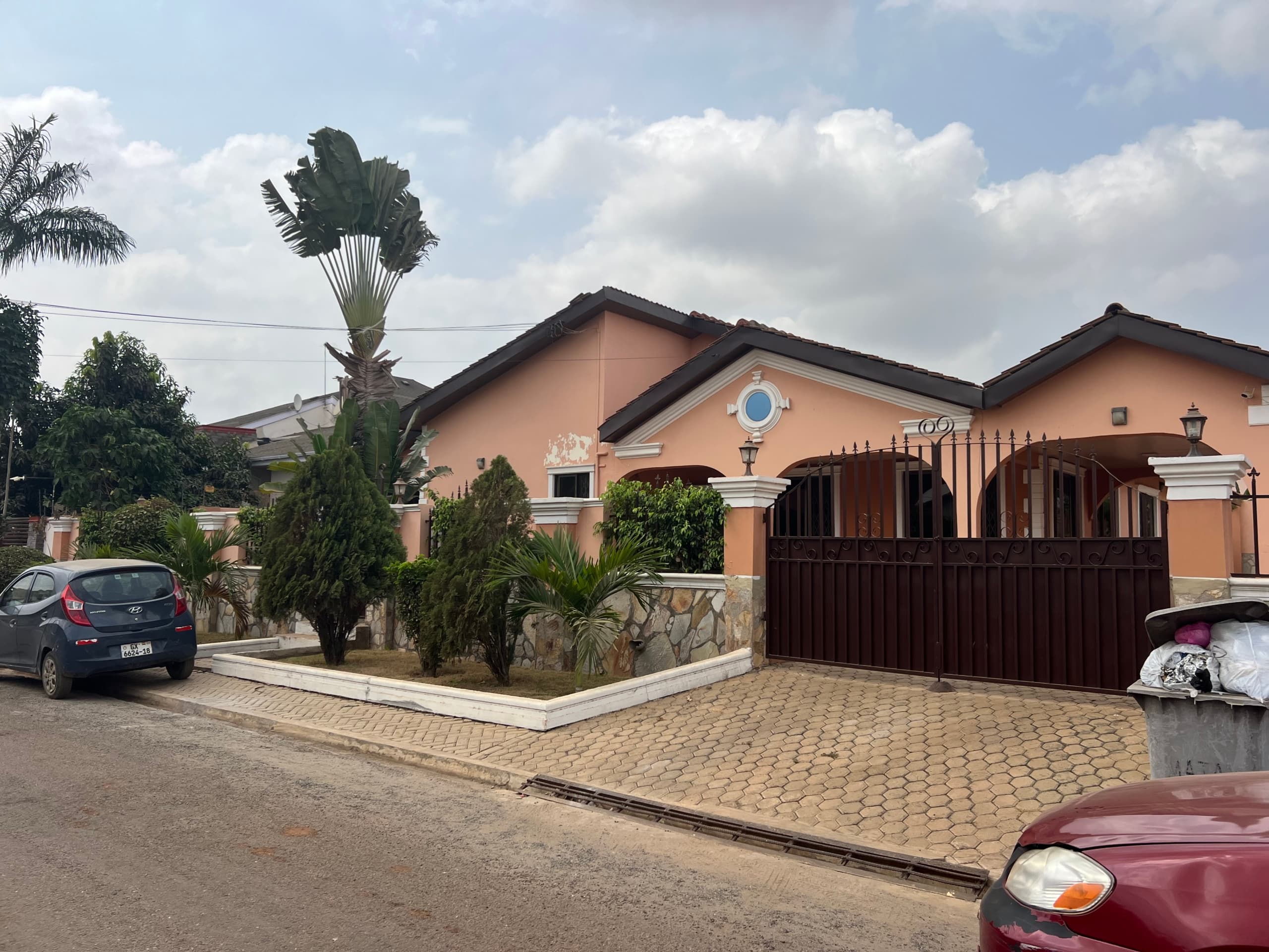 2Bedrms house for rent in Emef Estate