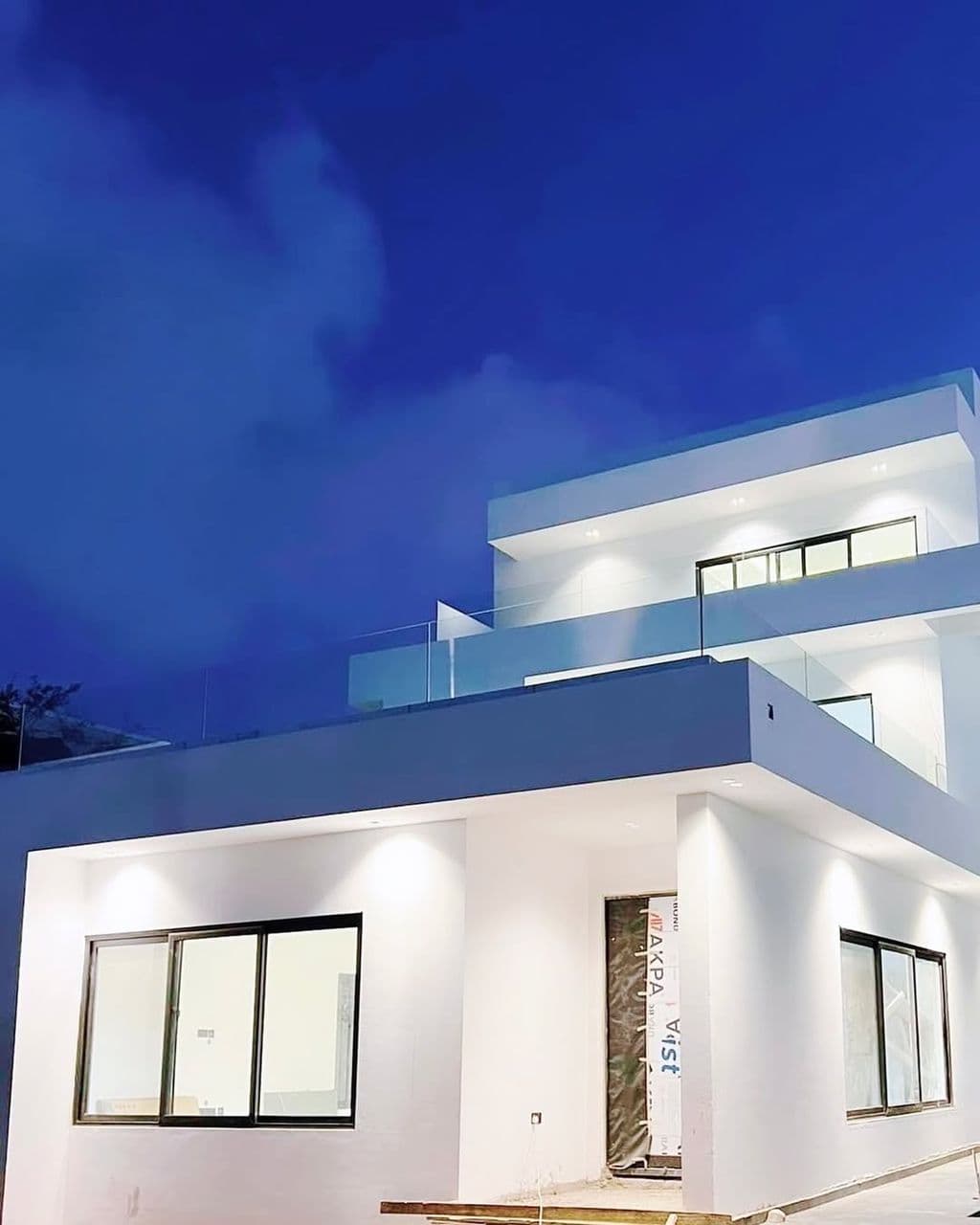 4 Bedroom House with a boys quarters and a swimming pool for sale at East Legon