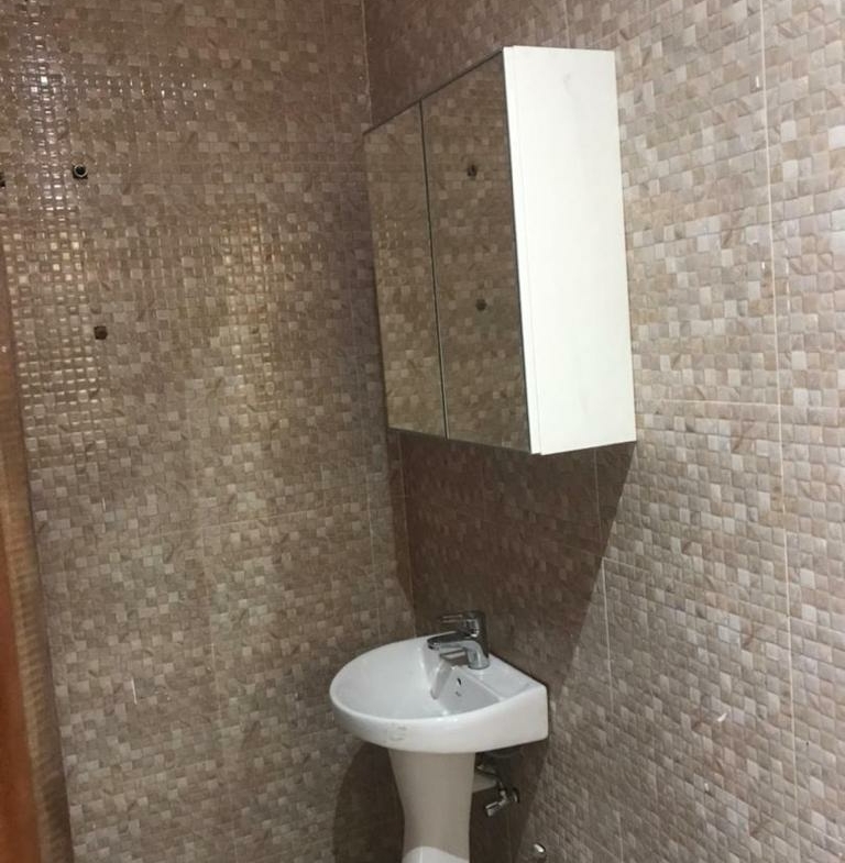 768